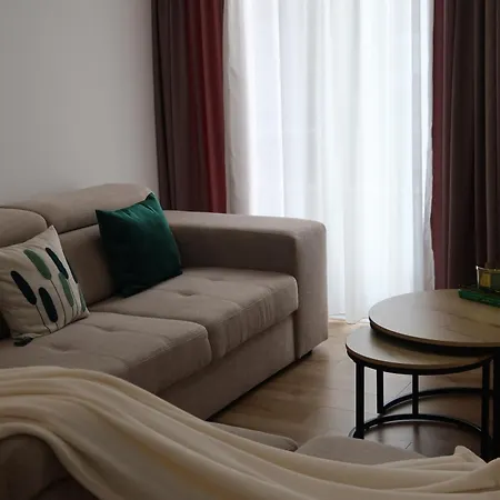 Spacious With Balcony And Tirana